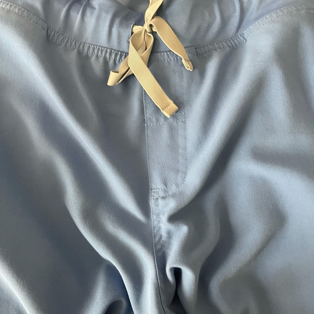 Figs cargo scrubs ceil 2 pair